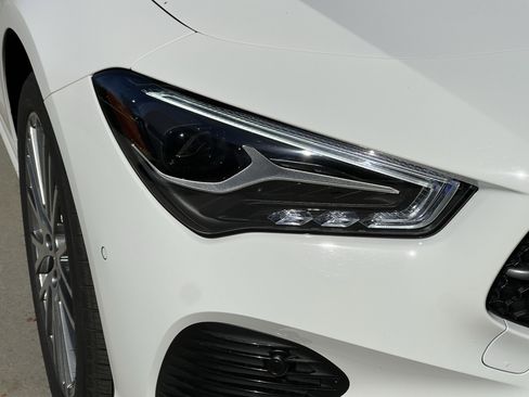 Certified 2025 Mercedes-Benz CLA 250 4MATIC image 11