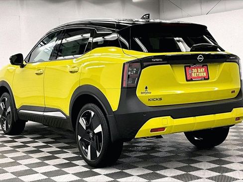New 2026 Nissan Kicks SR w/ Cold Weather Package image 3