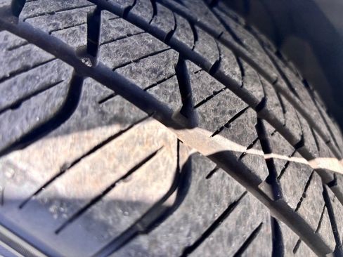 Used 2018 Toyota Camry XLE image 12