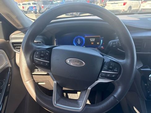 Used 2022 Ford Explorer Platinum w/ Equipment Group 601A AWD/4WD image 12