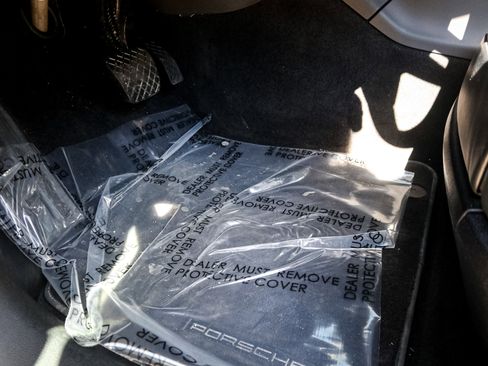 Used 2024 Porsche Macan image 16