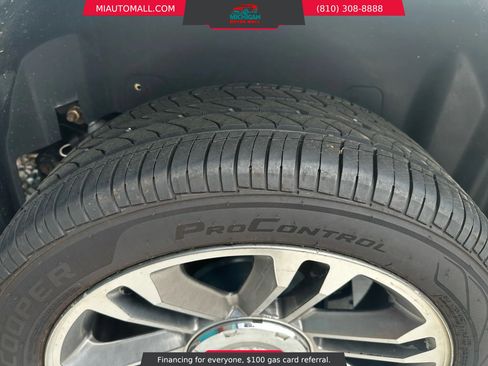 Used 2013 Cadillac Escalade Premium image 9