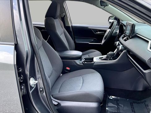 Used 2019 Toyota RAV4 XLE w/ Convenience Package AWD/4WD image 9