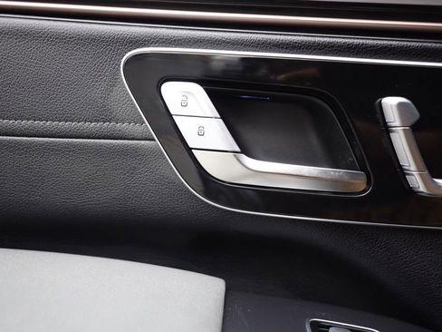 Used 2023 Mercedes-Benz EQS 450+ SUV image 28