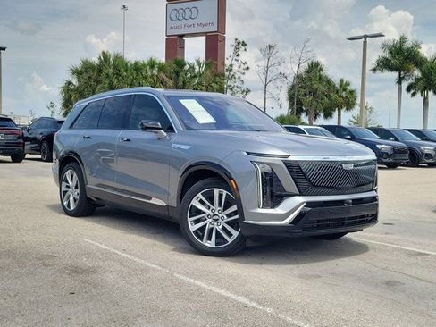 Used 2026 Cadillac Vistiq Luxury AWD/4WD image 37
