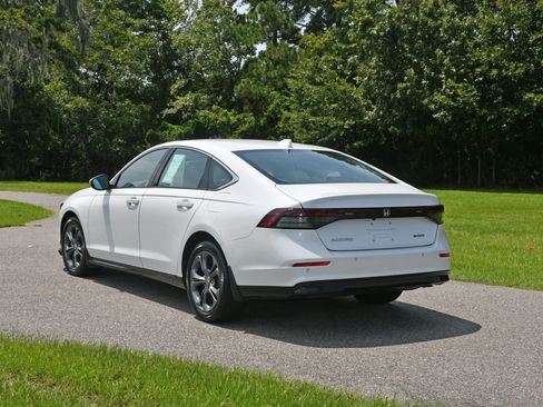 Used 2023 Honda Accord EX-L image 3