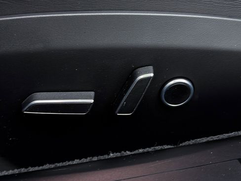 Used 2021 Tesla Model S Plaid image 18