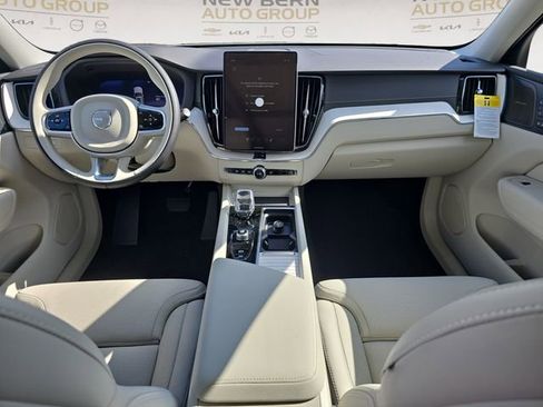 New 2026 Volvo XC60 T8 Ultra w/ Protection Package Premier AWD/4WD image 10