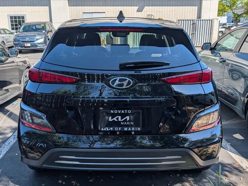 Used 2023 Hyundai Kona Limited w/ Cargo Package FWD image 3