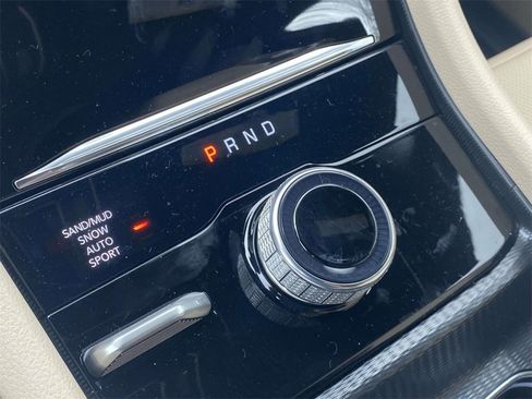 New 2025 Jeep Grand Cherokee Limited w/ Luxury Tech Group II image 27