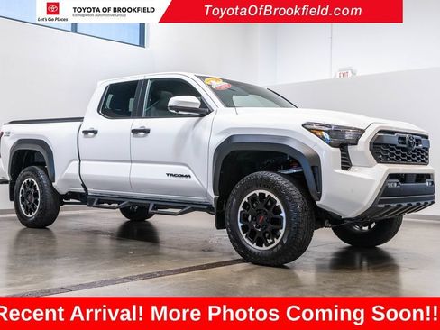 Certified 2026 Toyota Tacoma TRD Off-Road w/ TRD Off Road Premium Package AWD/4WD image 1