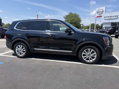Used 2022 Kia Telluride LX AWD/4WD image 2