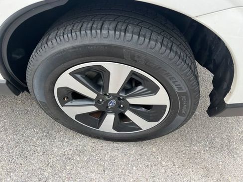 Used 2018 Subaru Forester 2.5i Premium AWD/4WD image 21