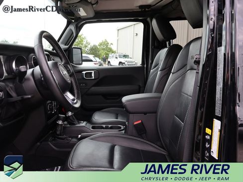 Used 2023 Jeep Wrangler Unlimited Sahara w/ Cold Weather Group AWD/4WD image 22