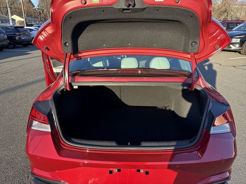 Used 2023 Hyundai Elantra Limited image 24