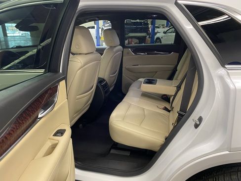 Used 2019 Cadillac XT5 Premium Luxury image 18