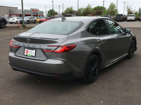Used 2025 Toyota Camry SE AWD/4WD image 8