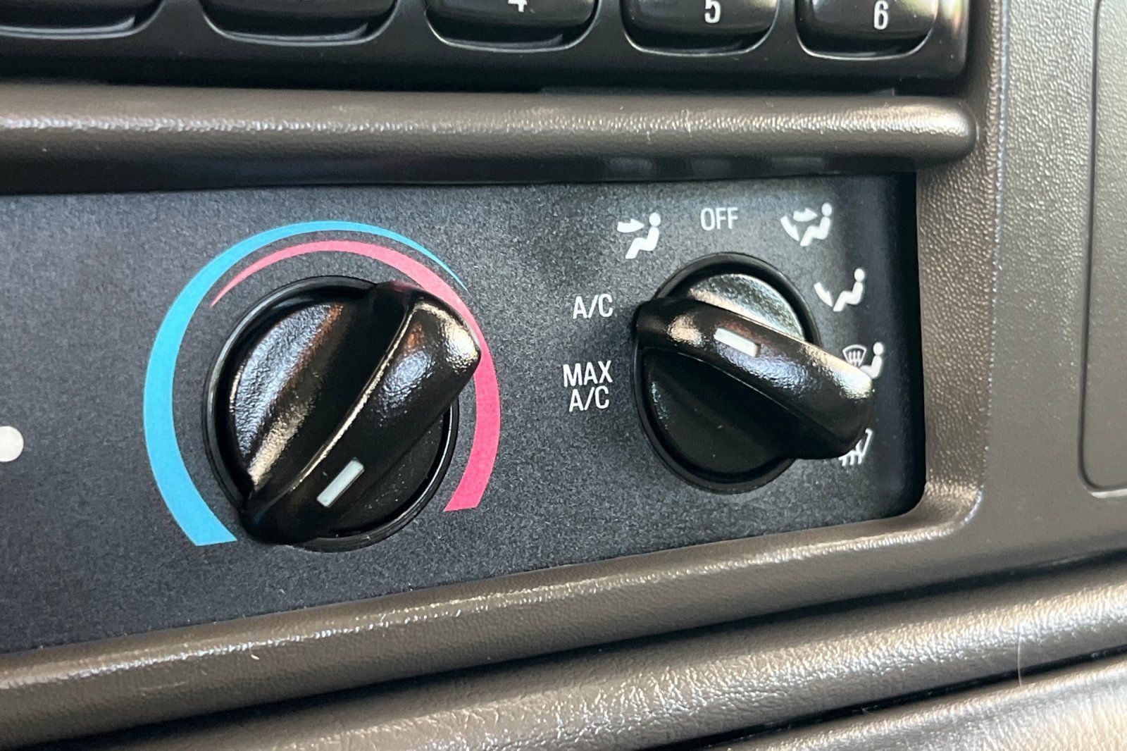Used 2003 Ford F350 XL AWD/4WD image 27