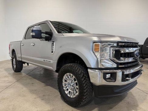 Used 2021 Ford F250 XLT w/ XLT Premium Package AWD/4WD image 5