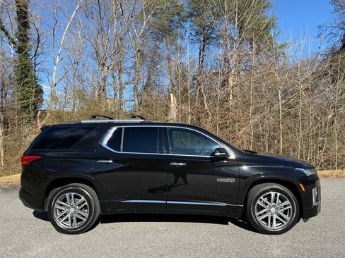 Used 2023 Chevrolet Traverse High Country w/ LPO, Floor Liner Package image 5