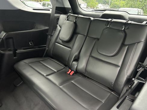 Used 2022 Ford Explorer XLT w/ Equipment Group 202A AWD/4WD image 21