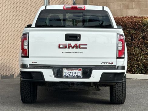 Used 2022 GMC Canyon AT4 w/ Driver Alert Package AWD/4WD image 5