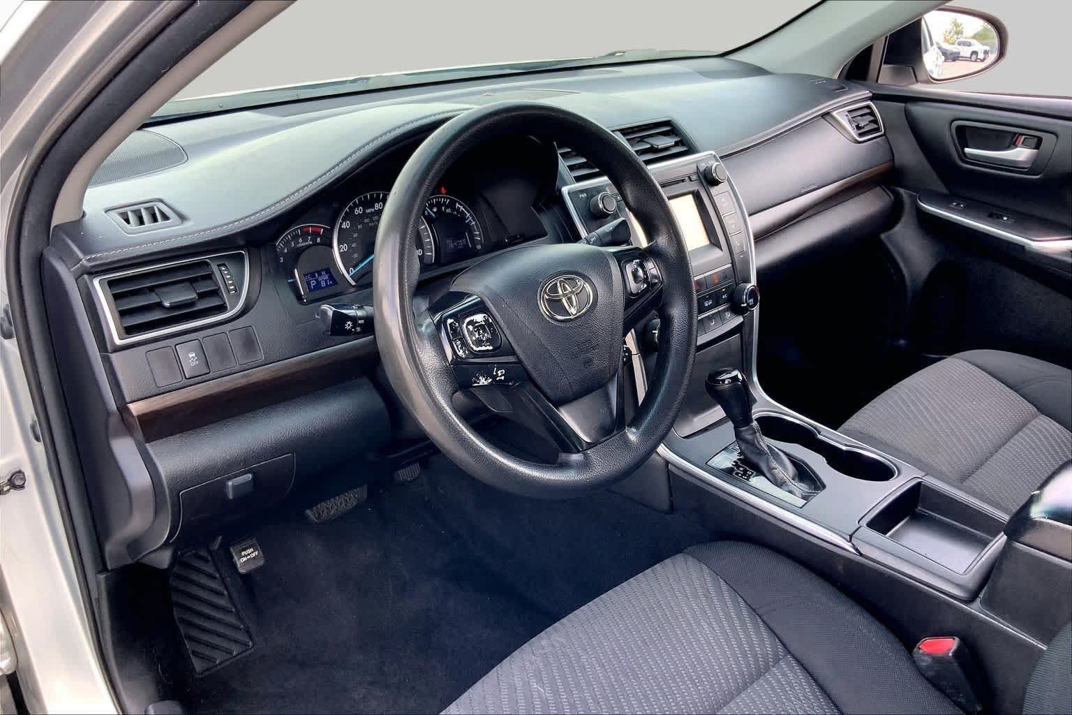 Used 2015 Toyota Camry LE FWD image 17