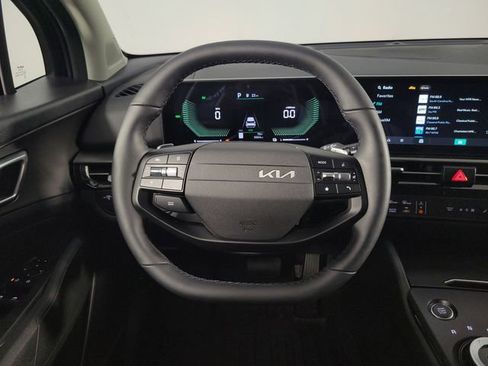 Used 2026 Kia Sportage LX FWD image 21