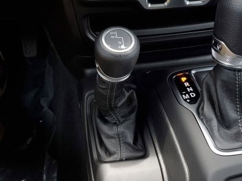 New 2025 Jeep Gladiator Sport image 35