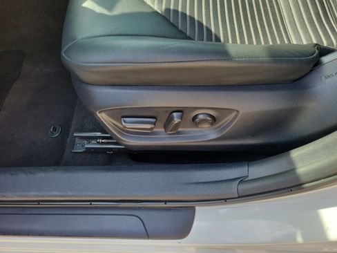 Used 2024 Toyota Camry SE FWD image 22
