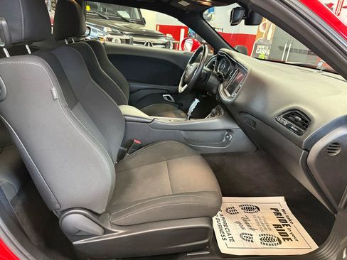 Used 2016 Dodge Challenger R/T RWD image 39