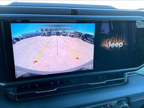 Certified 2025 Jeep Wrangler Unlimited Sahara w/ Safety Group image 25