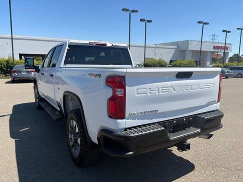 Used 2024 Chevrolet Silverado 2500 Custom w/ Custom Value Package AWD/4WD image 4