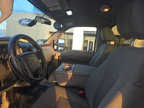 Used 2014 Ford F250 XL w/ Power Equipment Group image 16