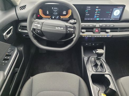 Used 2025 Kia K4 FWD image 22