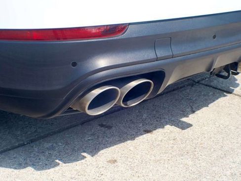 Used 2021 Porsche Cayenne S image 12