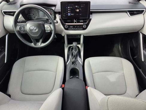 Used 2025 Toyota Corolla Cross L FWD image 12