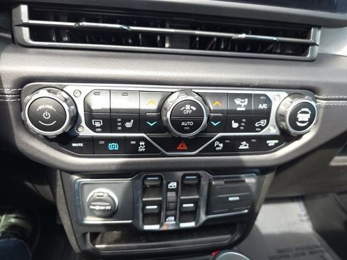 Used 2025 Jeep Wrangler Sahara 4xe w/ Safety Group image 28