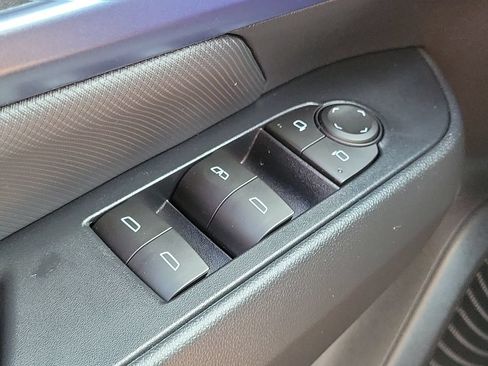 Used 2026 Chevrolet Equinox EV LT FWD image 13
