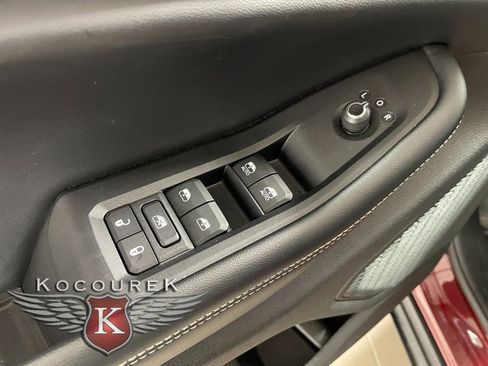 Used 2023 Jeep Grand Cherokee Limited image 19