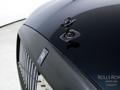 New 2025 Rolls-Royce Spectre Black Badge w/ Spectre Enhancement Package image 39