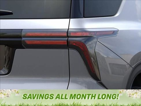 New 2026 Chevrolet Traverse LT image 11