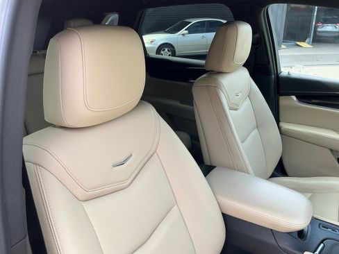 Used 2018 Cadillac XT5 FWD image 23
