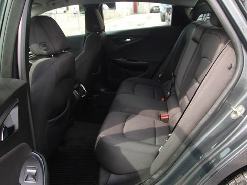 Used 2018 Chevrolet Malibu LT FWD image 11
