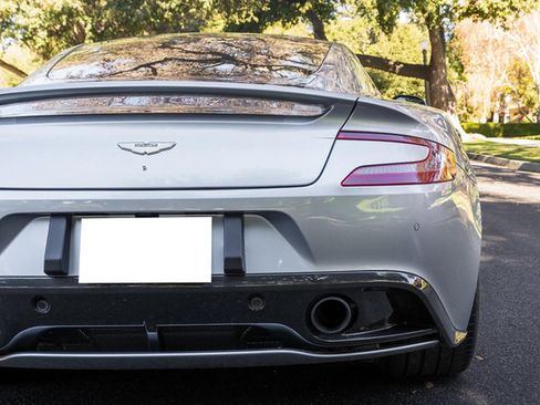 Used 2014 Aston Martin Vanquish Coupe image 40