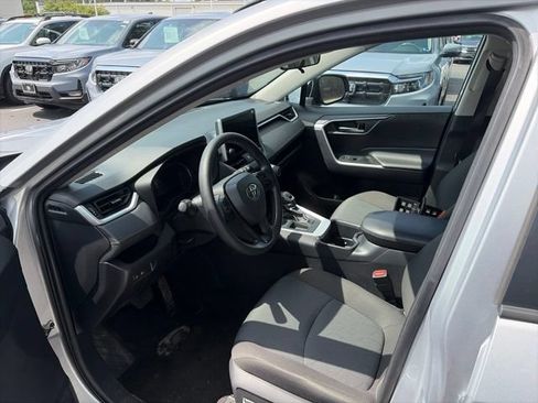 Used 2025 Toyota RAV4 XLE FWD image 9