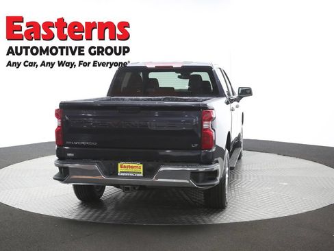 Used 2022 Chevrolet Silverado 1500 LT AWD/4WD image 38