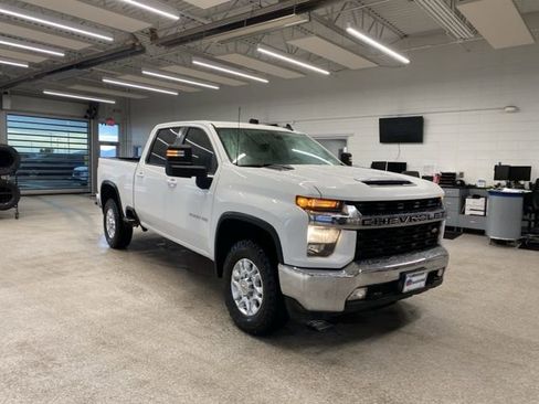 Used 2023 Chevrolet Silverado 2500 LT w/ Convenience Package AWD/4WD image 3