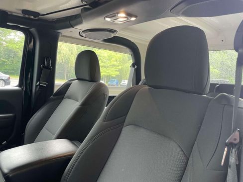 Used 2022 Jeep Wrangler Sport AWD/4WD image 16