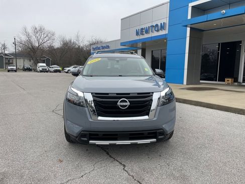 Used 2025 Nissan Pathfinder Platinum w/ Cargo Package image 2